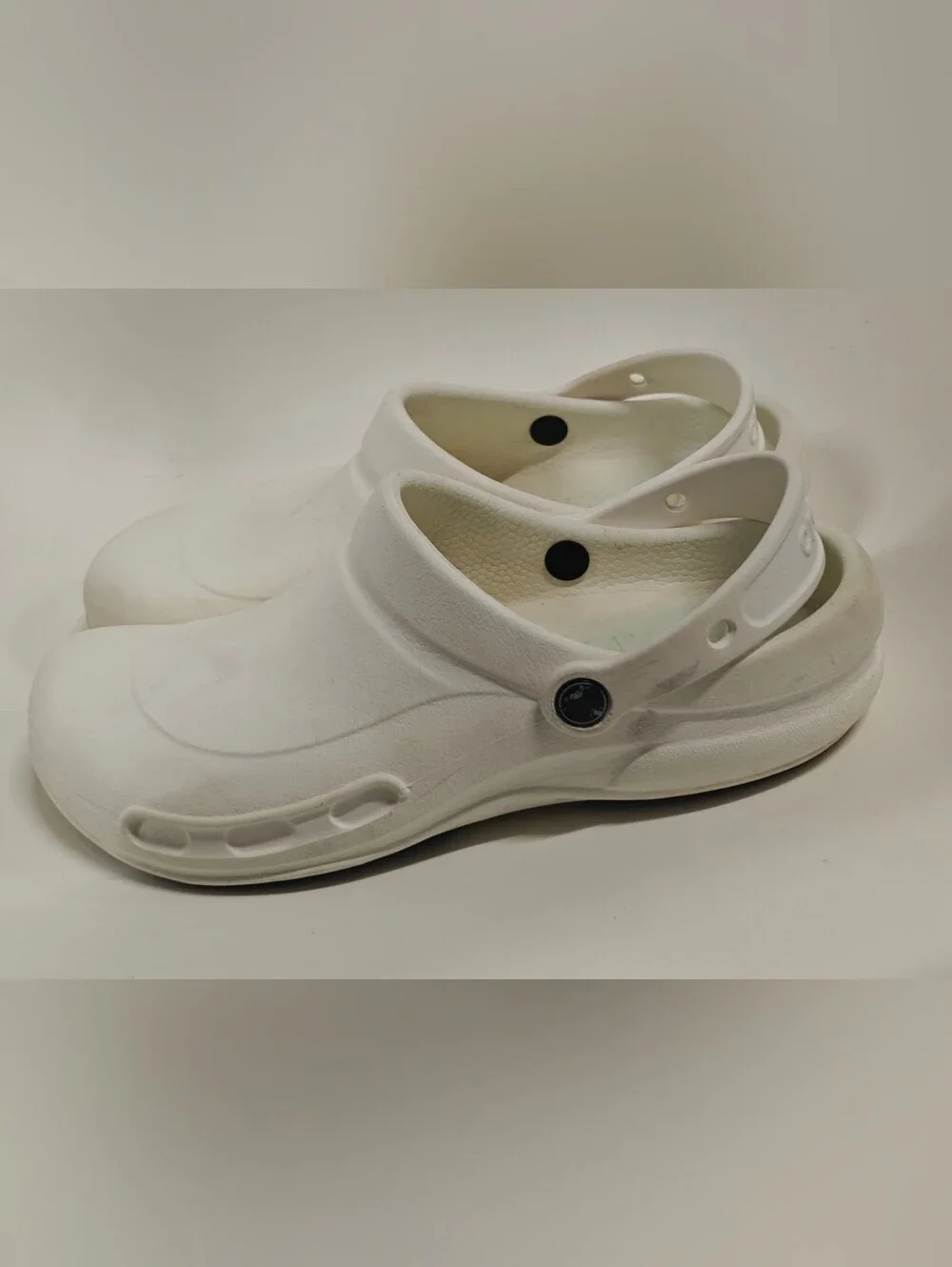 Crocs Baya Clog White Unisex Sandals Men’s 9 / Women’s 11 Lightweight Slip-On Sh